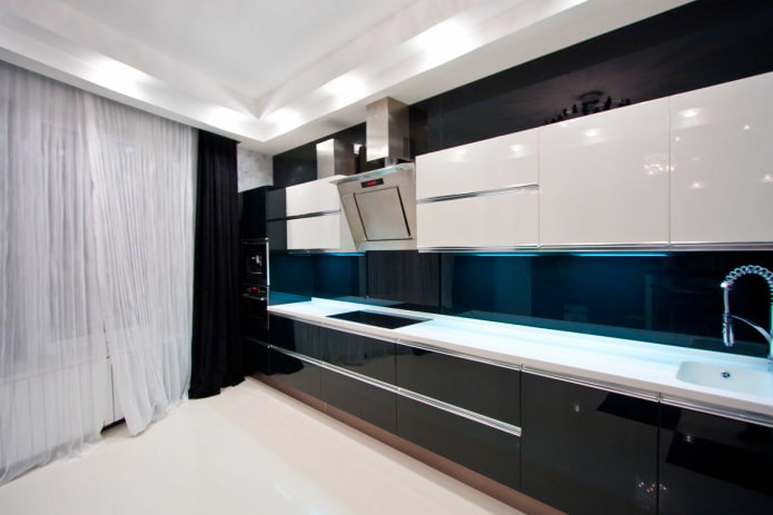rideaux à l'intérieur de la cuisine dans des couleurs noires