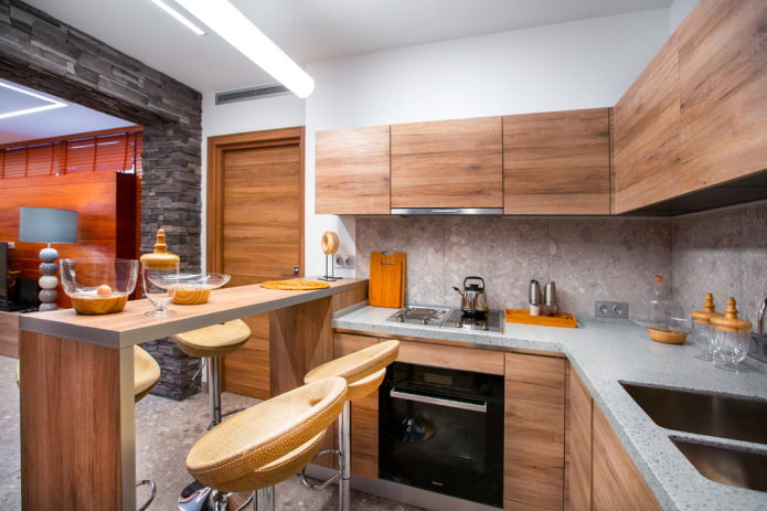 kuchyňský kout v interiéru kuchyně ve tvaru rohu