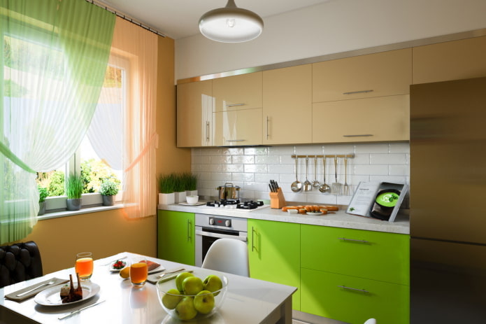 interiorul bucătăriei în tonuri de bej și verde deschis