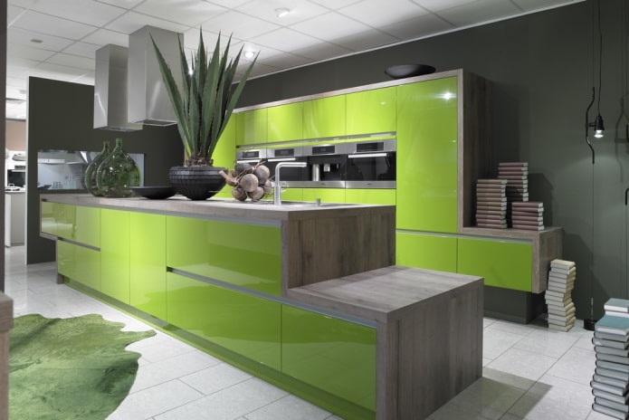 светло зелен интериор в кухнята с високи технологии