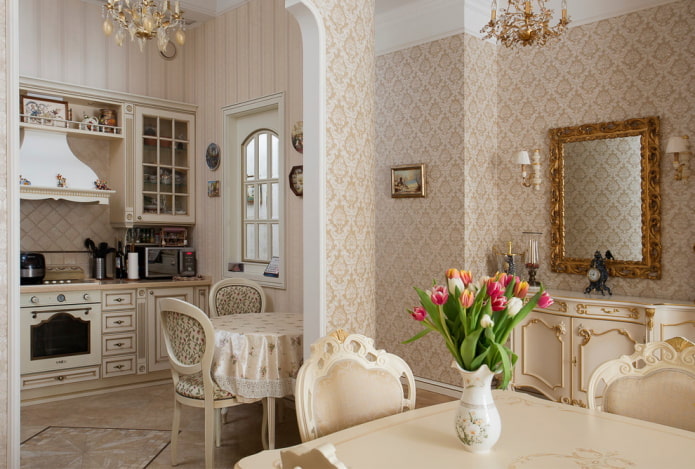 dekoras klasikinės virtuvės interjere