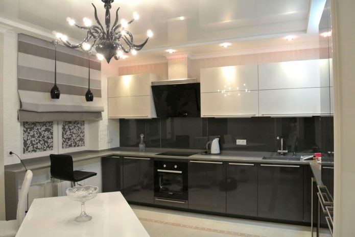 interior de cocina en tonos beige y negro