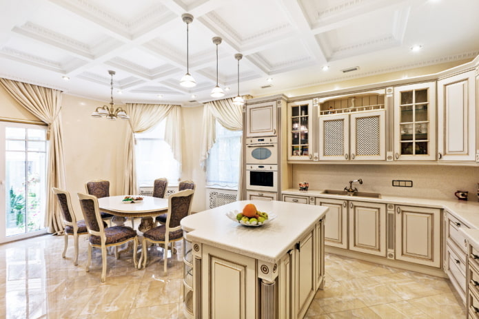 interno cucina in stile classico beige