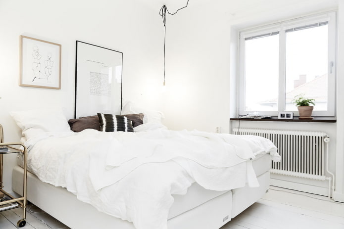 balts skandināvu stila guļamistabas interjers