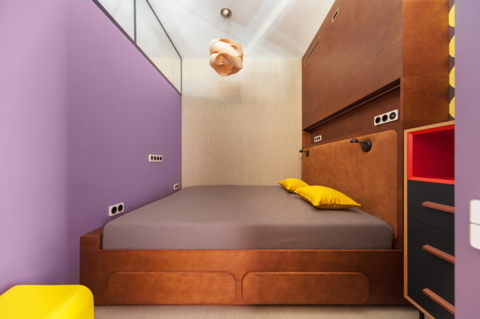 barevné schéma úzké ložnice