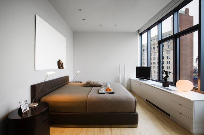 wąska sypialnia w stylu minimalizmu