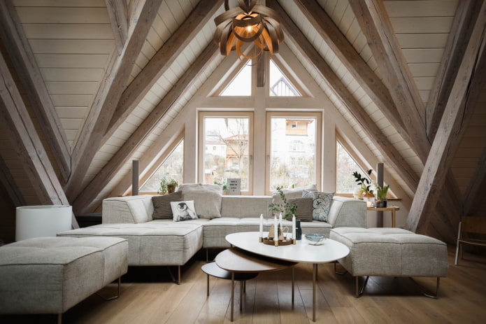 Obývacia izba v nordickom štýle v interiéri domu