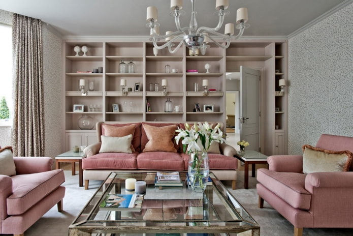 interiér obývacího pokoje v šedo-růžových odstínech