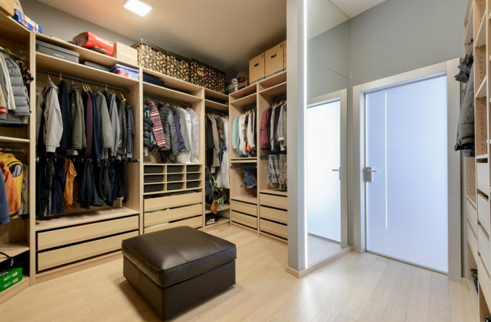 дизајн гардеробе у одвојеној соби