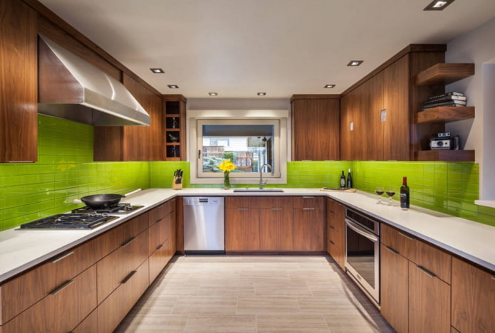 thiết kế nhà bếp với tông màu xanh lá cây và nâu