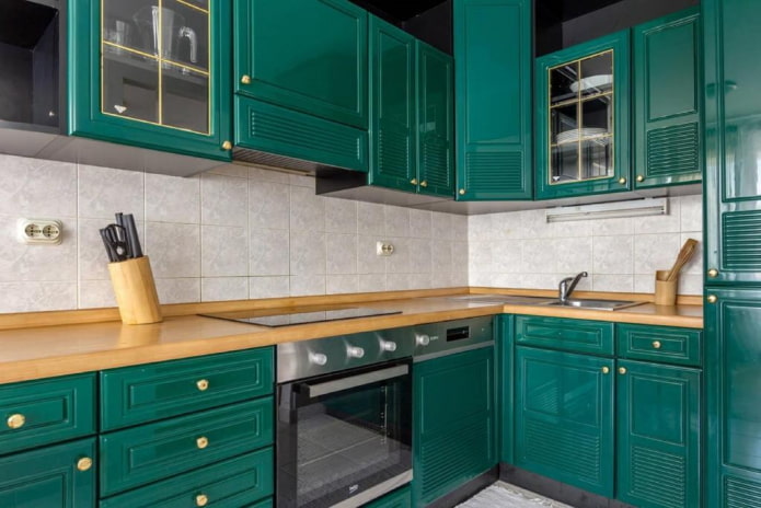 grønn kjøkkenbenk