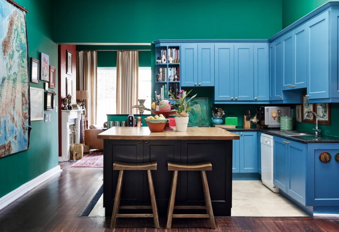 design albastru și verde al bucătăriei