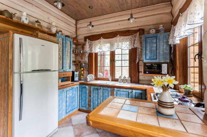 interior bucătărie în stil rustic