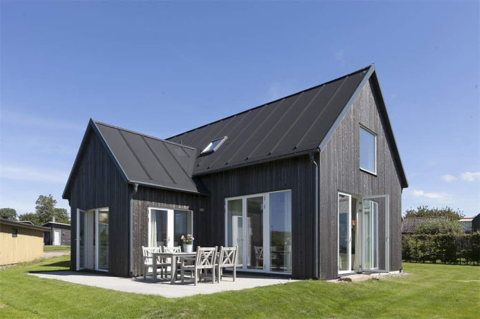 casa grisa d'estil escandinau