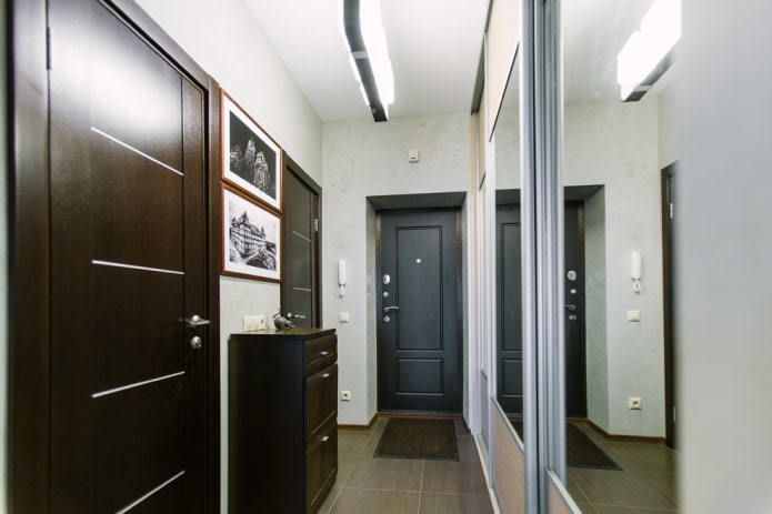 interiørdesign av en smal korridor