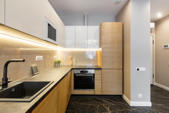 example of arranging a spacious kitchen in the hallway