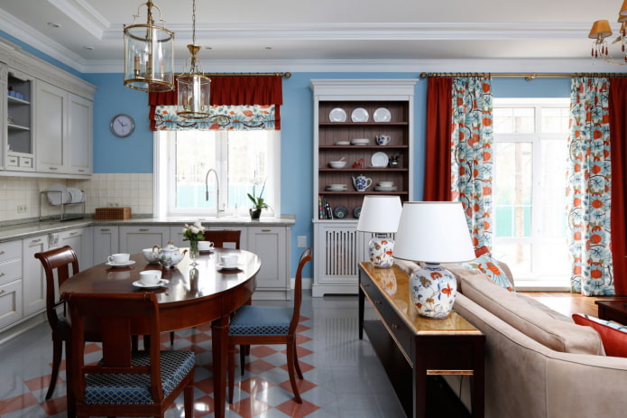 dekorációk és textíliák a konyha-nappali belső részében, provence-i stílusban