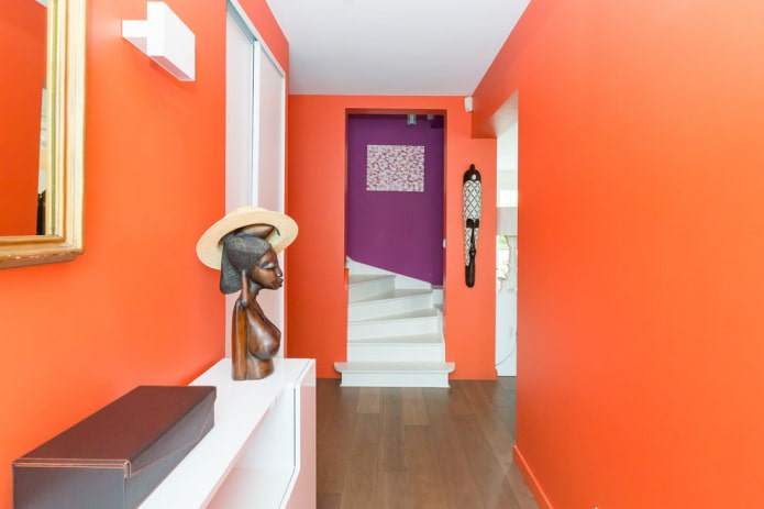design del corridoio in colori vivaci