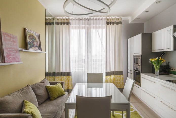 design čtvercové kuchyně-obývací pokoj