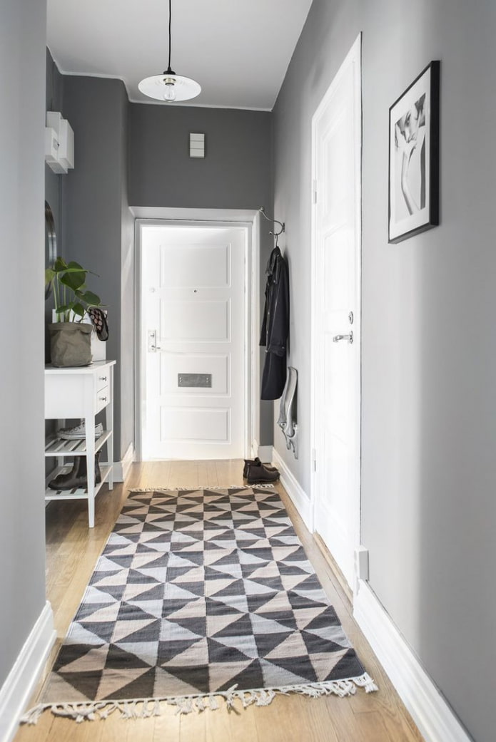 Design corridoio grigio stile scandinavo