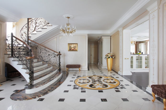 дизайн на класическия коридор в къщата