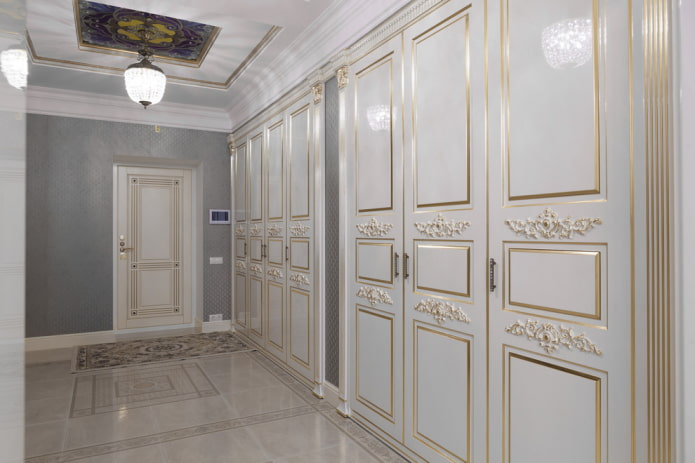 klasiskā stila koridora mēbeles