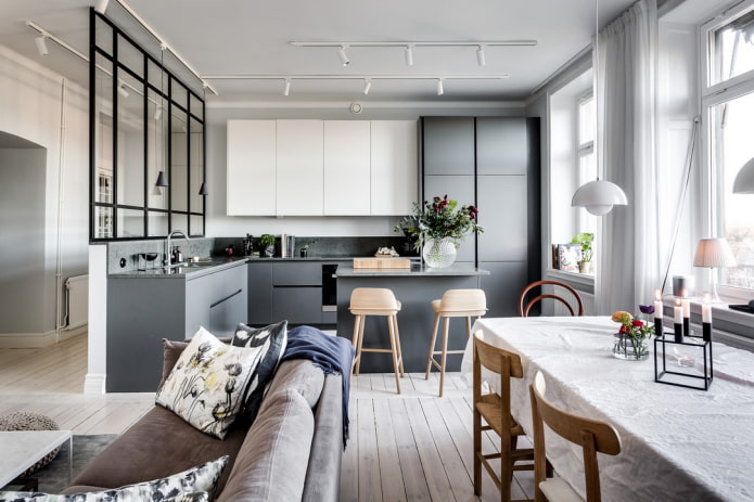 Intérieur de cuisine-salon de style scandinave