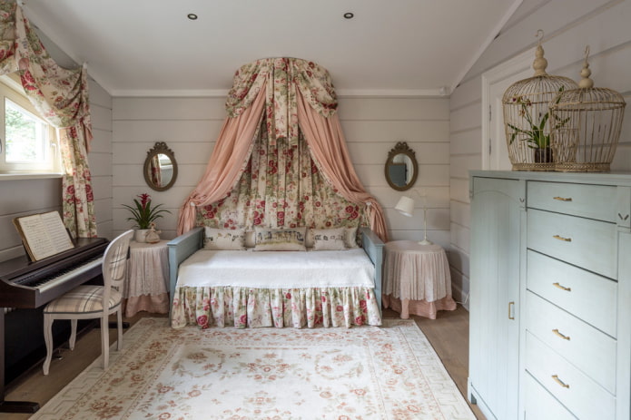 textil és dekoráció egy provencei stílusú gyermek hálószobájában