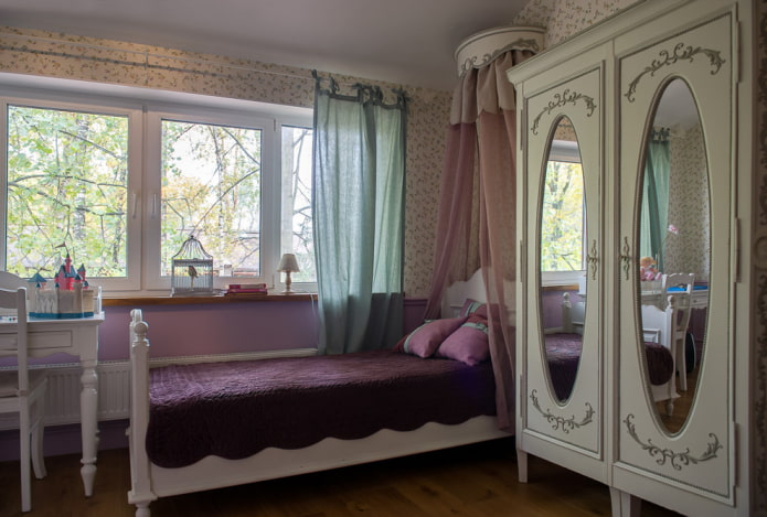 mobilier în interiorul dormitorului pentru copii în stilul provencei