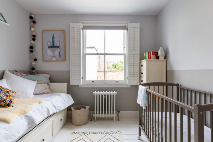 šviesiai pilkos spalvos vaikų kambario dizainas