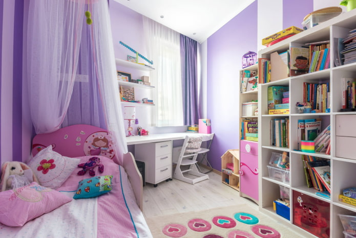 Детска стая в лилаво-розови цветове