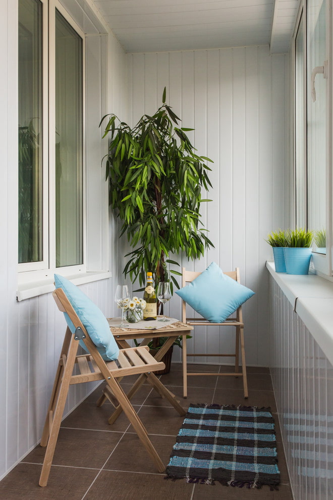 Loggia-möbler i skandinavisk stil
