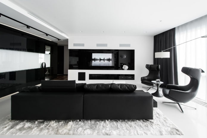 Sala de estar em preto e branco