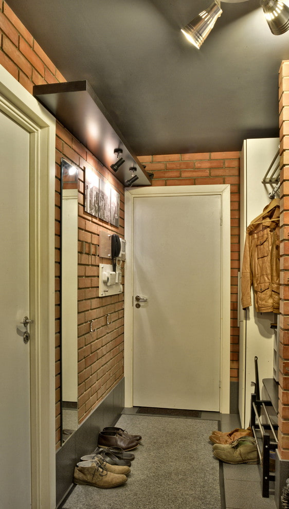 korridor i Khrusjtsjov i loftstil