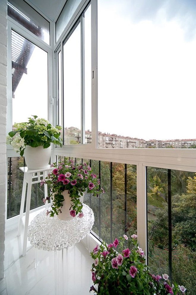 geam de balcon în apartamentul Hrușciov
