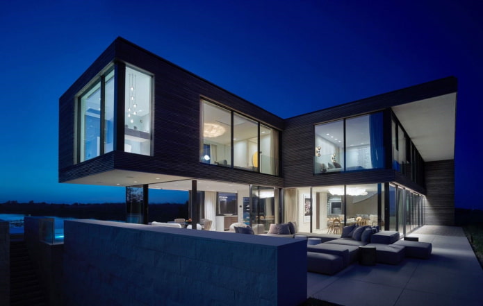 casa d'estil d'alta tecnologia amb finestres panoràmiques