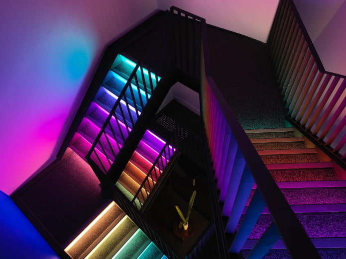 осветен дизайн на стълбището