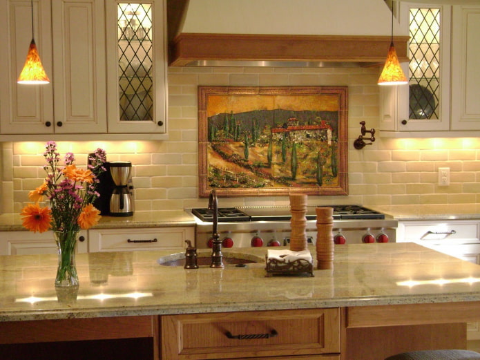 panel de ladrillo en el interior de la cocina