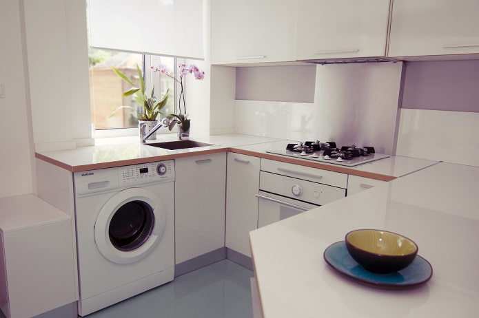 6 quadratische Küche mit Waschmaschine