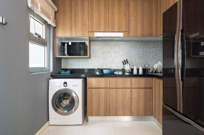 6 kvadrātveida virtuve ar veļas mašīnu