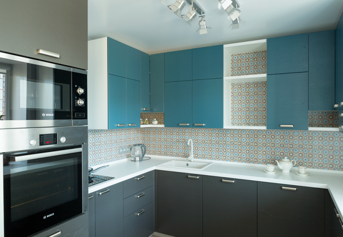 virtuves dizains tirkīza pelēkā krāsā
