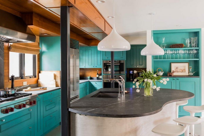 comptoir à l'intérieur de la cuisine de couleur turquoise