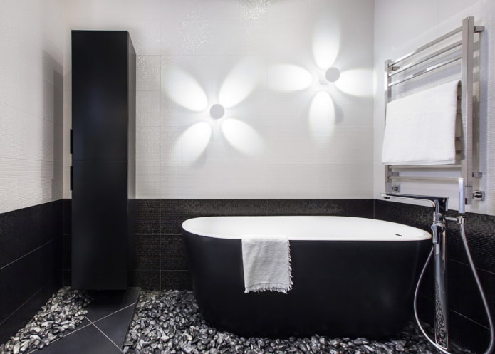 minimālisma dekors un apgaismojums vannas istabā