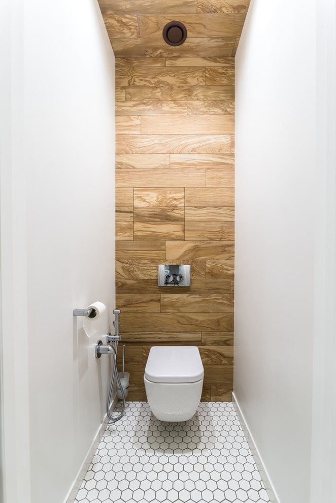 minimalizmo stiliaus tualeto interjeras