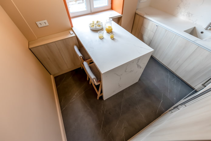 bucătărie ușoară 3 pe 3 metri într-un stil minimalist
