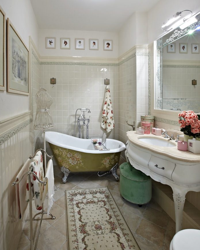 peinture de salle de bain motif floral
