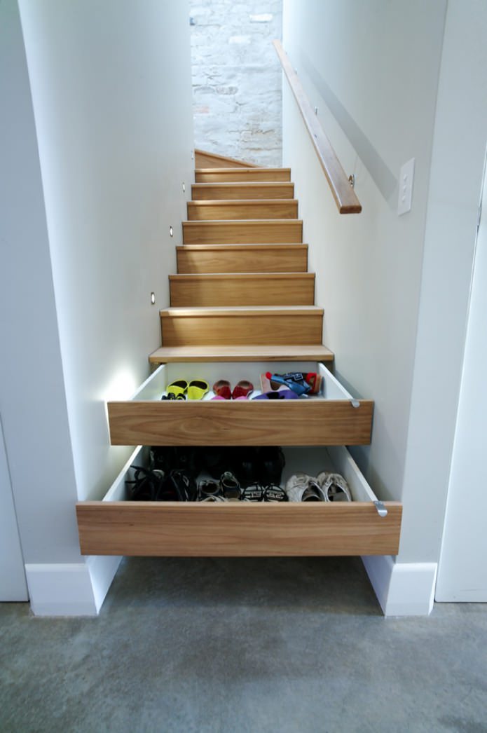 drawers in steps