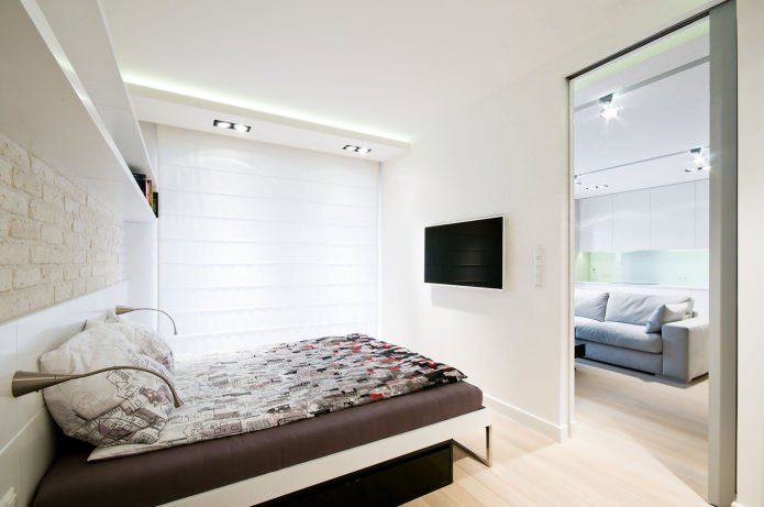 ห้องนอนในการออกแบบของพาร์ทเมนต์ในสีสดใส