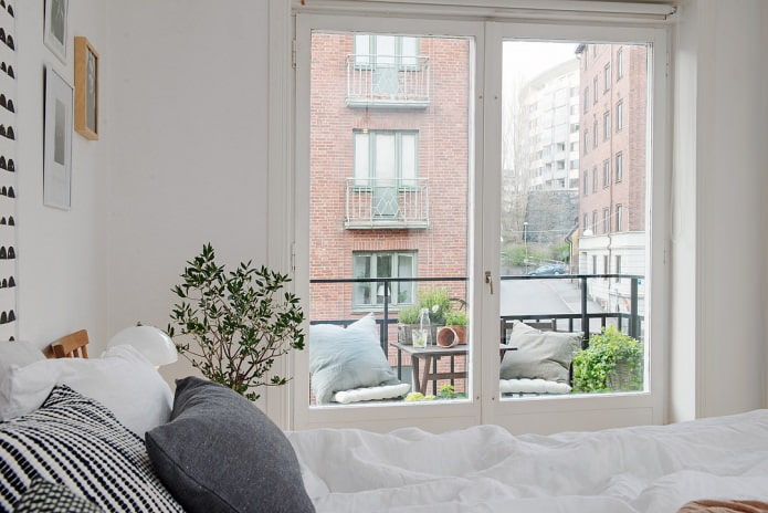 İsveçli yatak odası iç tasarım balkon