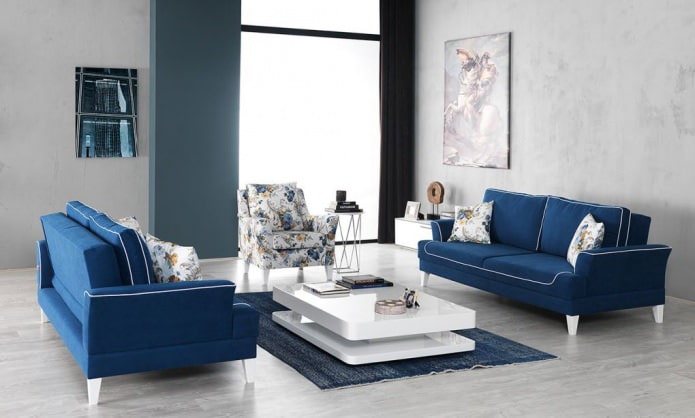 modrý interiér obývacej izby